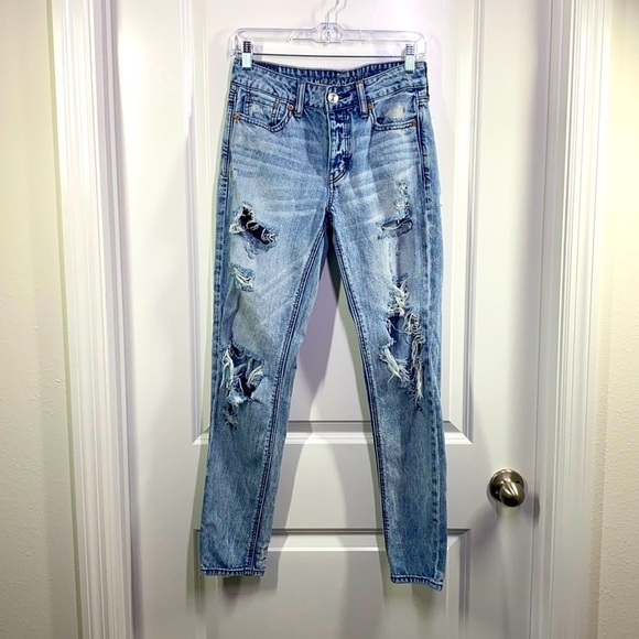 American Eagle - 90’s TomGirl High Wasted Destroyed Jeans Size 0 - Picture 1 of 11